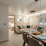 Fa & F أرغوستولي
